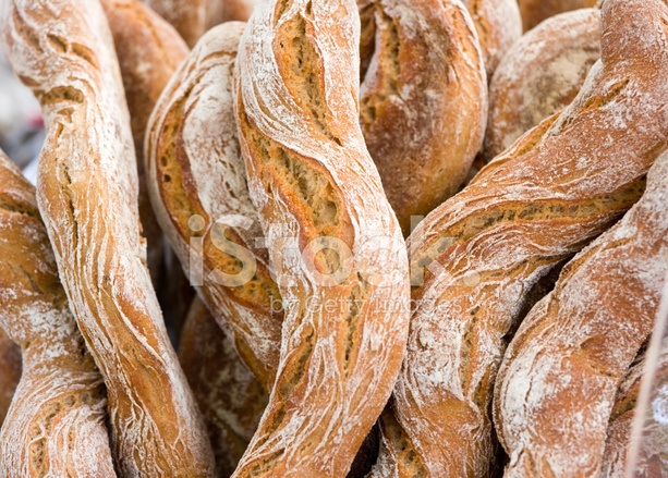 7129951-french-bread-baguette-bakery